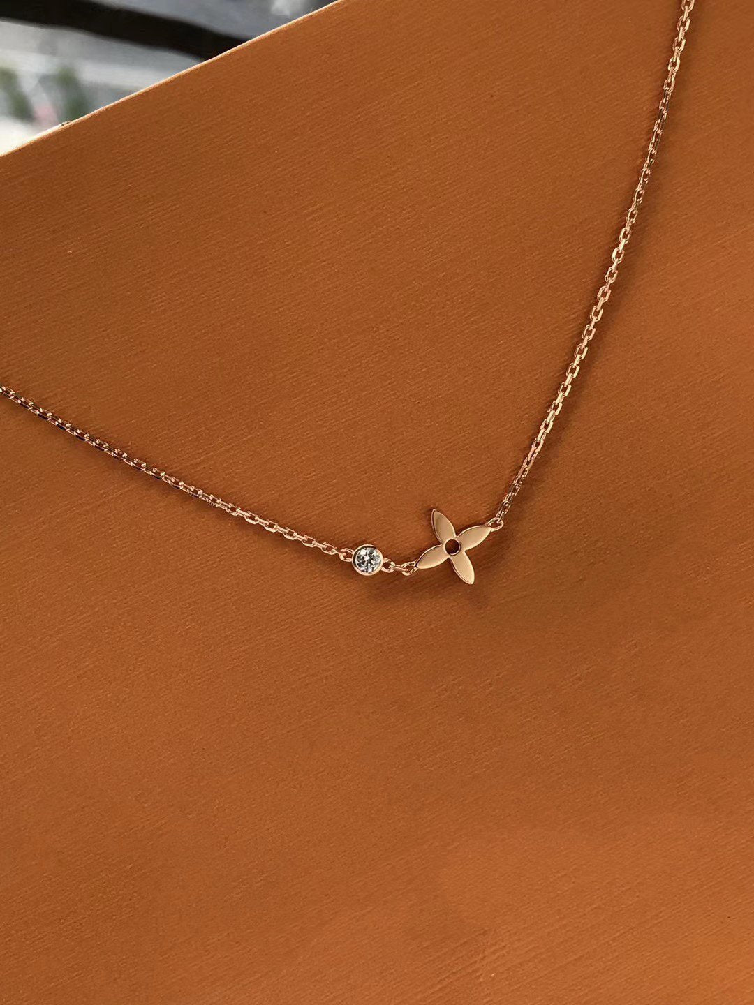 [LUXE]BLOSSOM PENDANT PINK GOLD AND DIAMOND