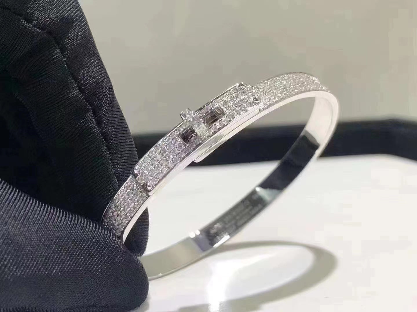 [LUXE]HM KELLY BRACELET IN SILVER AND FULL PAVE DIAMOND