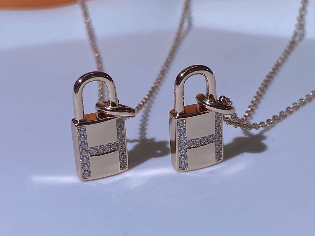 [LUXE]HM ADVANCED NICHE LOCK HEAD NECKLACE DIAMONDS