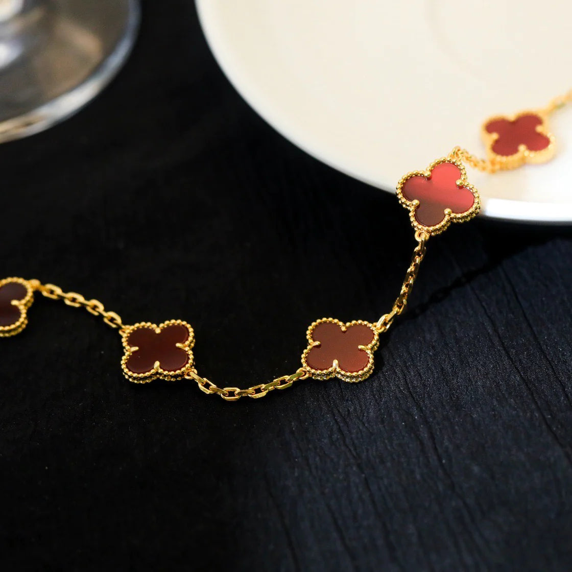 [LUXE] CLOVER 5 MOTIFS RED AGATE  BRACELET