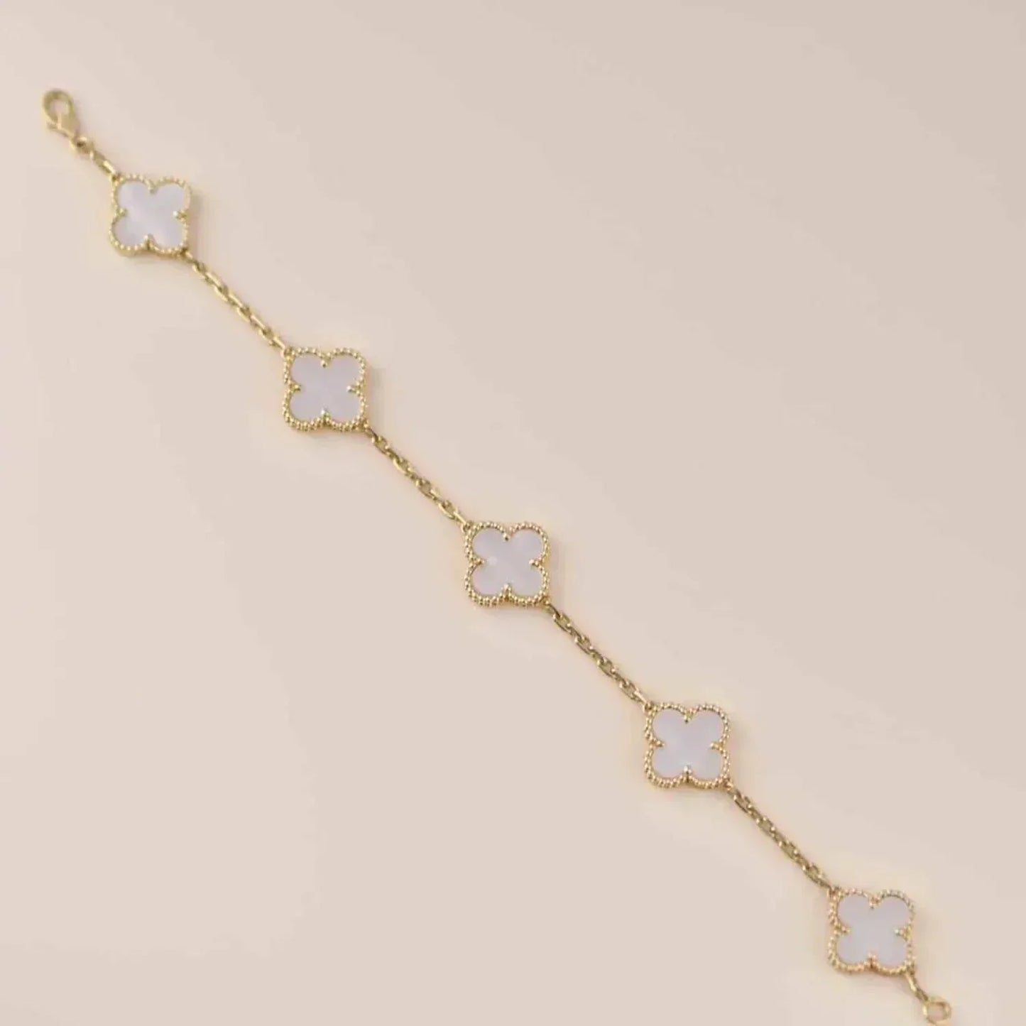 [LUXE] CLOVER  5 MOTIF WHITE MOP BRACELET