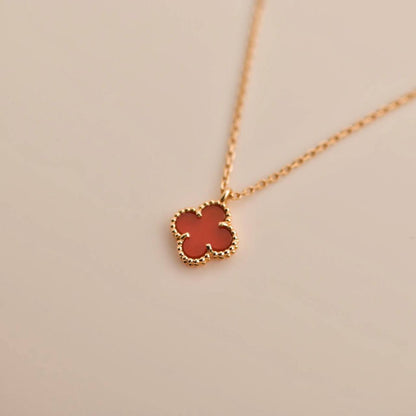 [LUXE] CLOVER MINI 9.5MM WHITE CARNELIANS NECKLACE