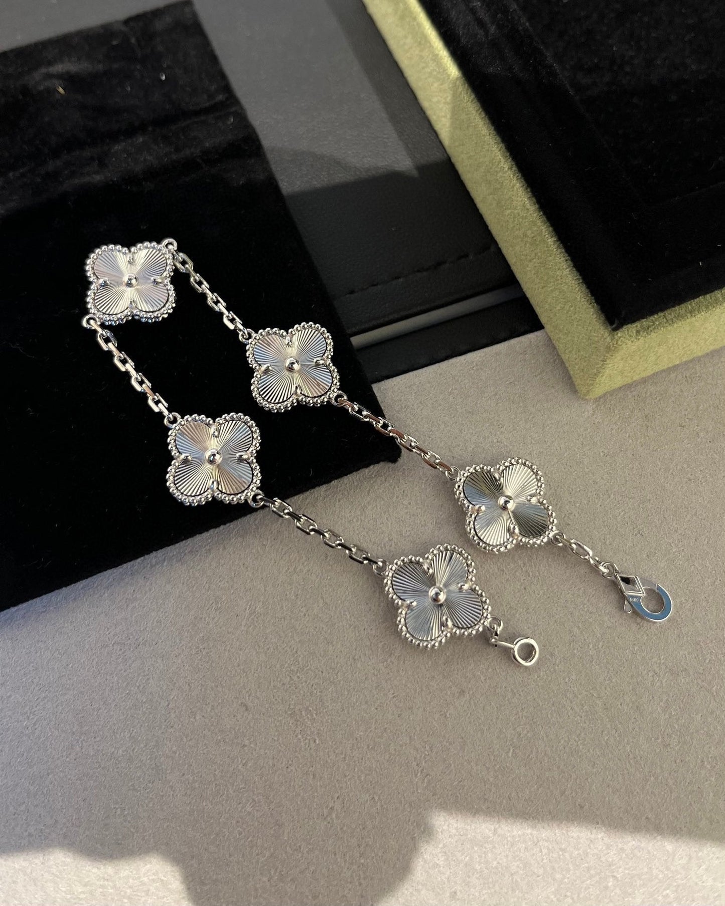 [LUXE] CLOVER SILVER 5 MOTIFS BRACELET